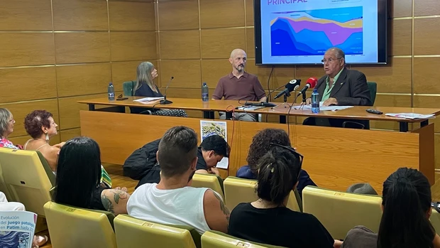 El juego online se consolida entre los menores de 35 años y crece la combinación con alcohol y cocaína, según Patim