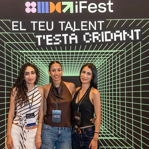 Bithal Fakher, Aya Fakher i Clara Coma, creadores de Temis
