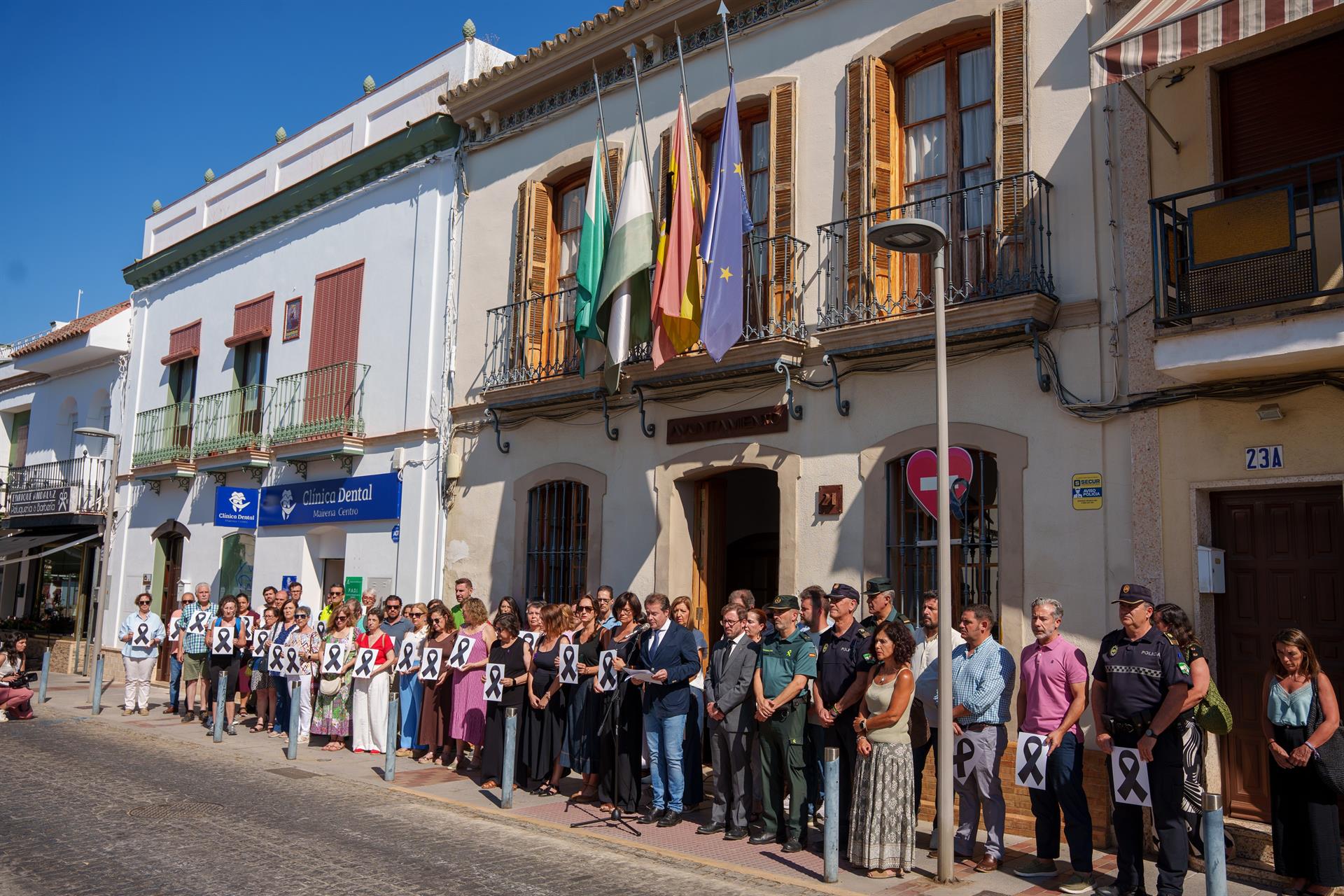 Mairena del Aljarafe ha decretado un día de luto por el crimen machista de Ana, de 44 años, a manos de su pareja Mairena del Aljarafe ha decretado un día de luto por el crimen machista de Ana, de 44 años, a manos de su pareja