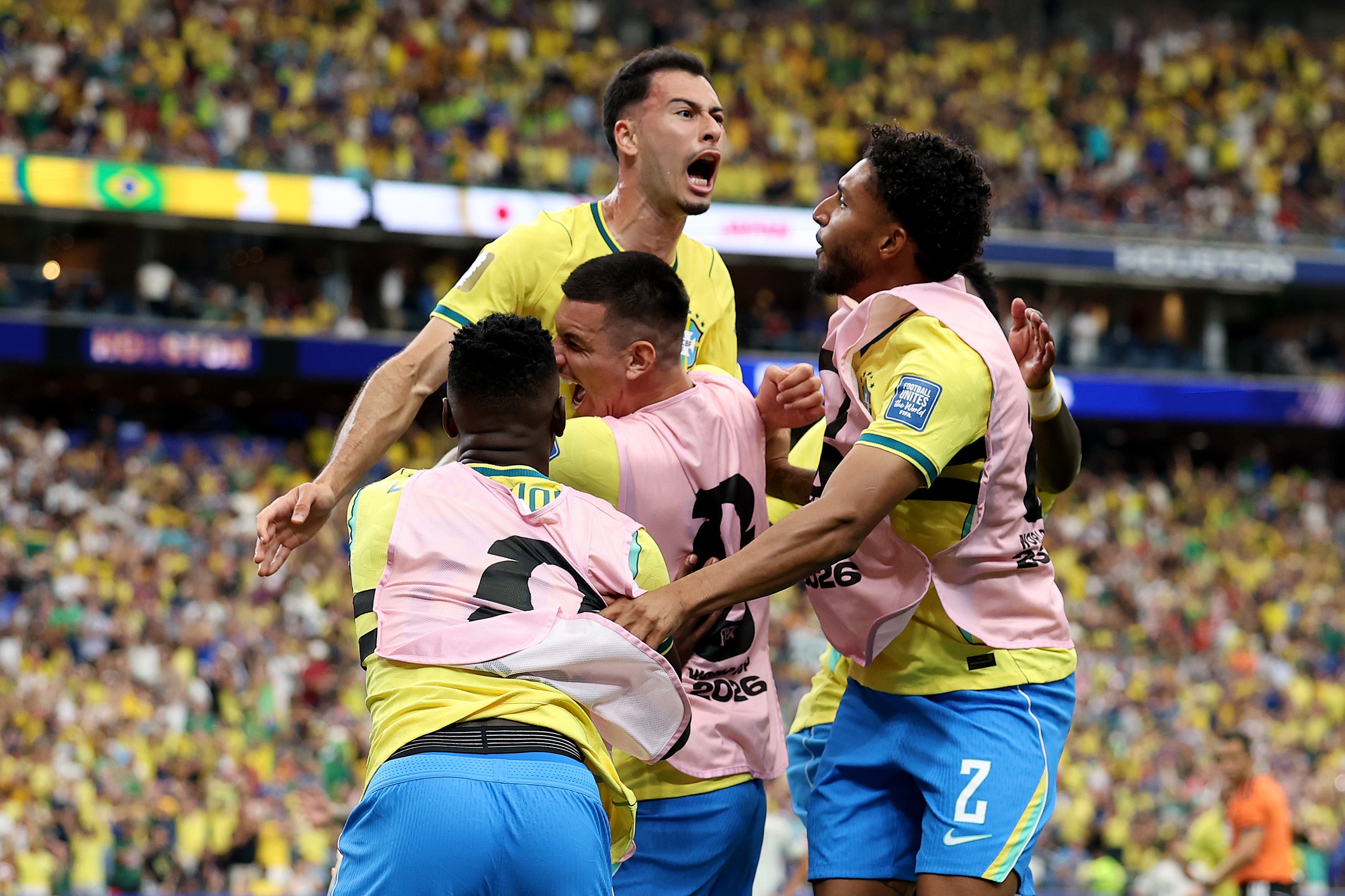 Martinelli salva del susto a Brasil y certifica el pase a los octavos (2-1): Así hemos narrado los goles en Radioestadio Martinelli salva del susto a Brasil y certifica el pase a los octavos (2-1): Así hemos narrado los goles en Radioestadio