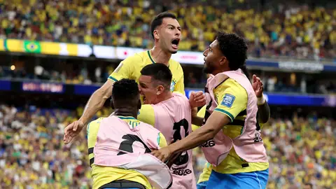 Martinelli salva del susto a Brasil y certifica el pase a los octavos (2-1): Así hemos narrado los goles en Radioestadio Martinelli salva del susto a Brasil y certifica el pase a los octavos (2-1): Así hemos narrado los goles en Radioestadio