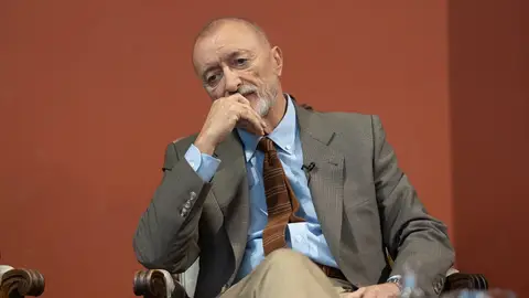Imagen de archivo de Arturo Pérez-Reverte Imagen de archivo de Arturo Pérez-Reverte