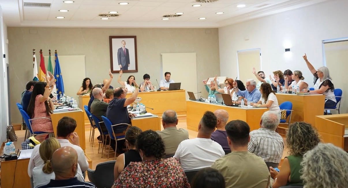 El pleno de Don Benito da el carpetazo definitivo al proceso de fusión con Villanueva de la Serena El pleno de Don Benito da el carpetazo definitivo al proceso de fusión con Villanueva de la Serena
