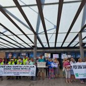 Concentración de la Plataforma per la Sanitat Pública de La Ribera