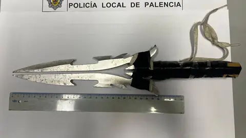 Intervenidas dos armas blancas en Palencia a sujetos con un amplio historial policial .