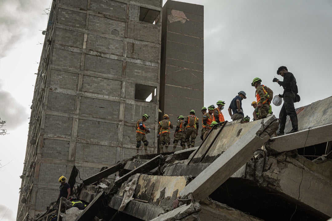 La esperanza y el desánimo caminan entre ruinas en Venezuela tras seis días de los terremotos La esperanza y el desánimo caminan entre ruinas en Venezuela tras seis días de los terremotos