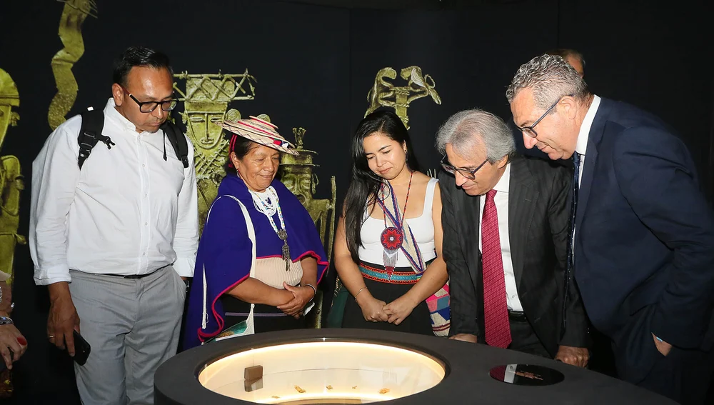 El presidente y el embajador visitan la muestra El presidente y el embajador visitan la muestra