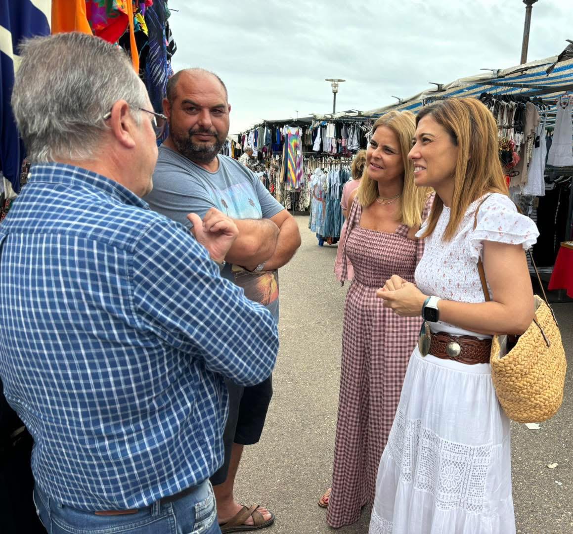 Almassora reabre este domingo el Mercaplatja con una veintena de puestos junto al mar Almassora reabre este domingo el Mercaplatja con una veintena de puestos junto al mar