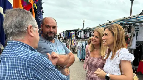 Almassora reabre este domingo el Mercaplatja con una veintena de puestos junto al mar. Almassora reabre este domingo el Mercaplatja con una veintena de puestos junto al mar.