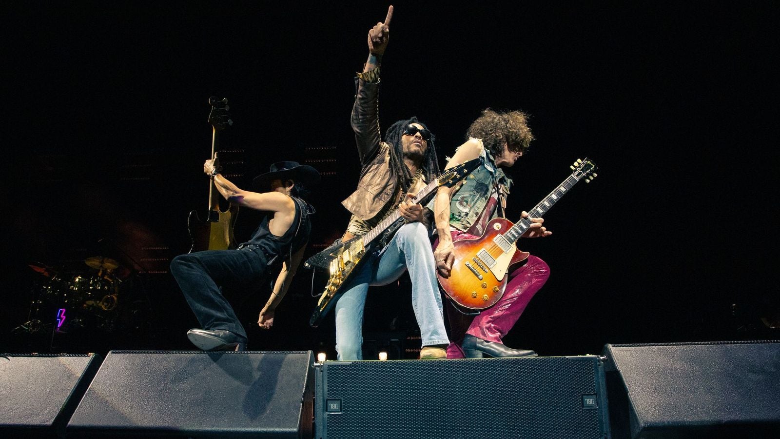 Lenny Kravitz conquista Starlite Occident y se suma al propósito de la Fundación Starlite firmando su retrato para la Gran Gala Benéfica Lenny Kravitz conquista Starlite Occident y se suma al propósito de la Fundación Starlite firmando su retrato para la Gran Gala Benéfica