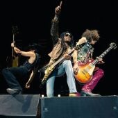 Lenny Kravitz conquista Starlite Occident y se suma al propósito de la Fundación Starlite firmando su retrato para la Gran Gala Benéfica