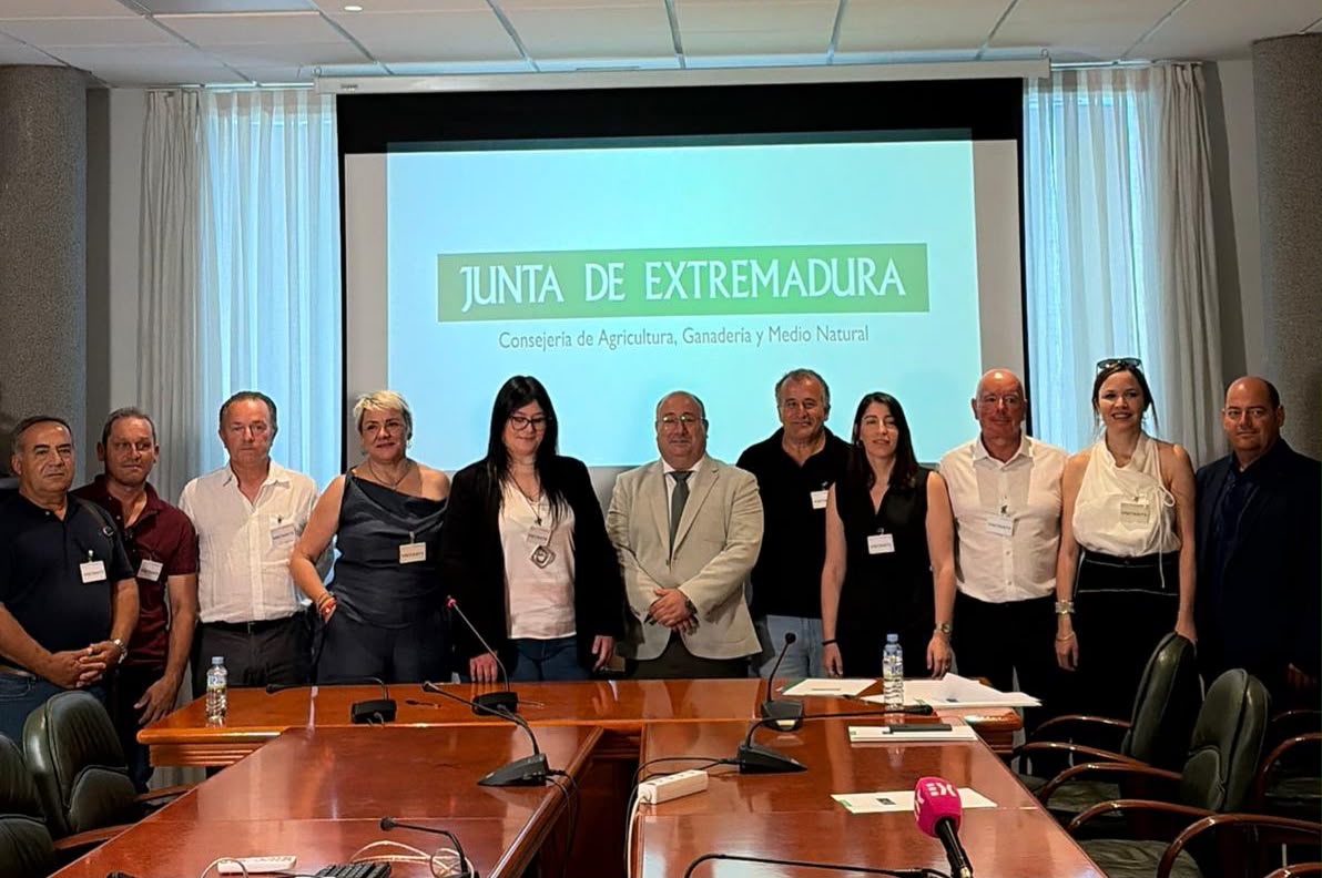 Agricultura respalda el acuerdo de Ibertabaco y Deltafina para la comercialización del tabaco producido en Extremadura en 2027-2029 Agricultura respalda el acuerdo de Ibertabaco y Deltafina para la comercialización del tabaco producido en Extremadura en 2027-2029