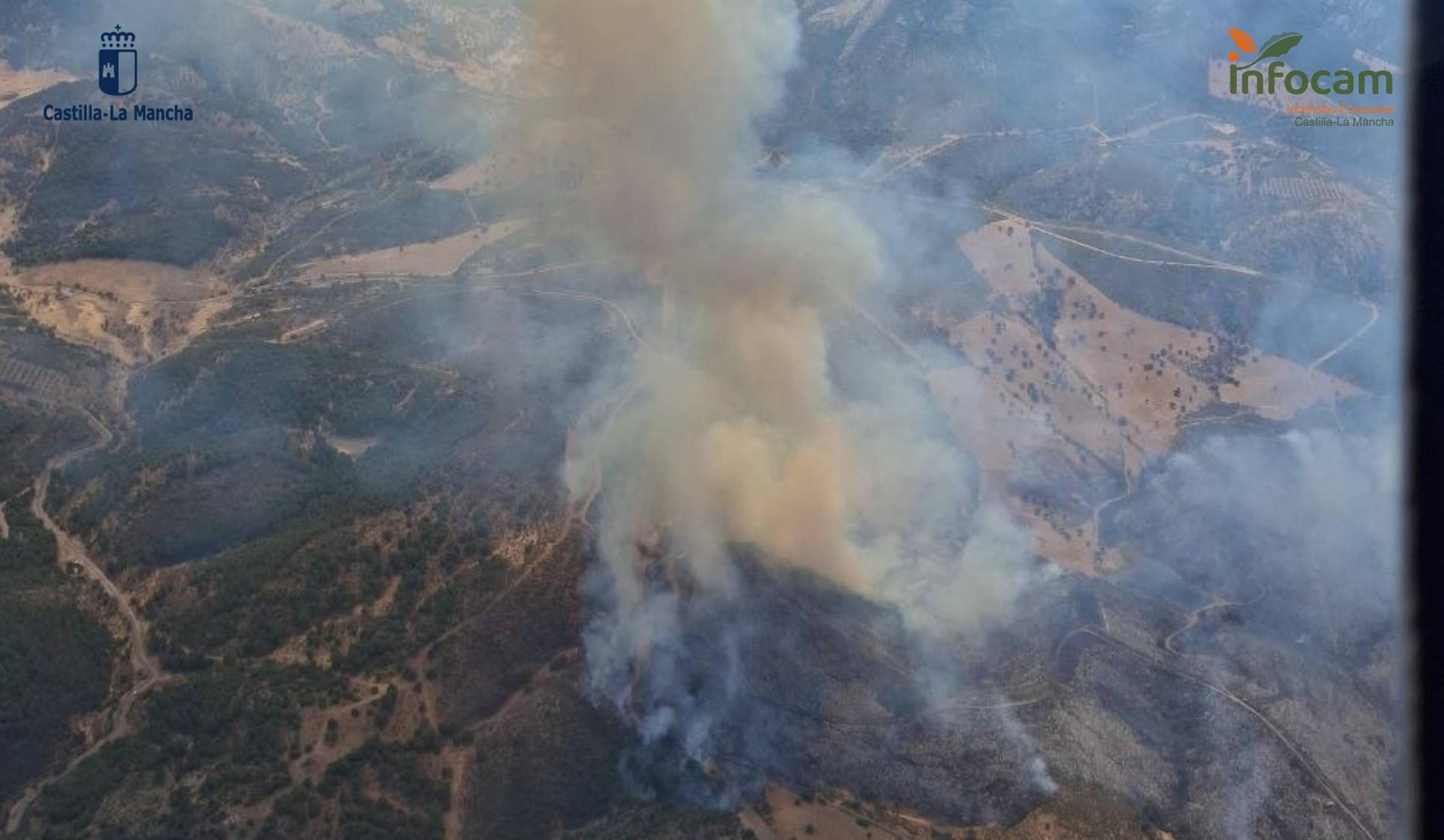 En Viso del Marqués esperan novedades sobre el incendio en Calzada los desalojados de la pedanía de Huertezuelas En Viso del Marqués esperan novedades sobre el incendio en Calzada los desalojados de la pedanía de Huertezuelas