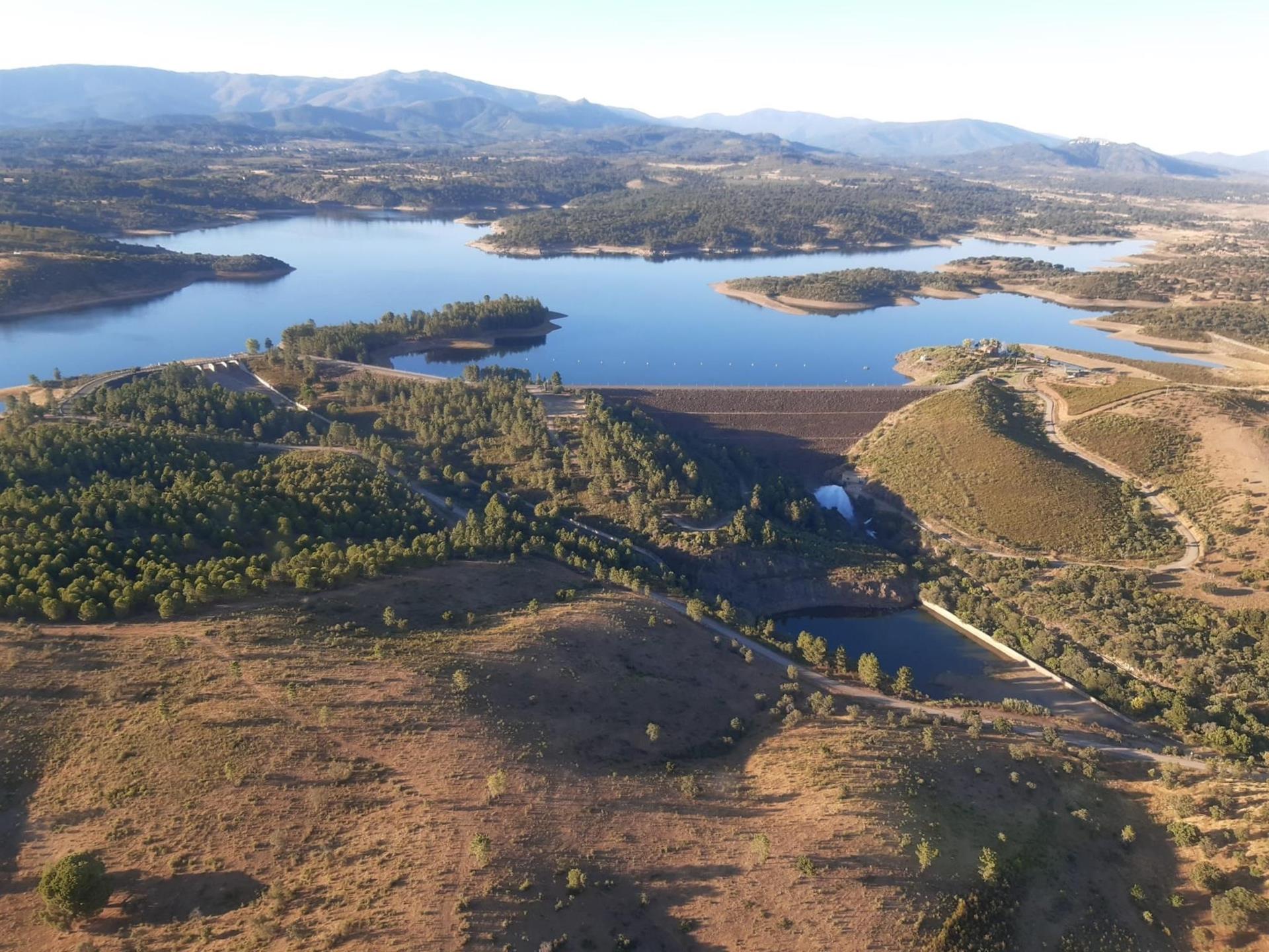 La CHT invertirá 410.000 euros en la implantación del plan de emergencia de la presa de Rivera de Gata La CHT invertirá 410.000 euros en la implantación del plan de emergencia de la presa de Rivera de Gata