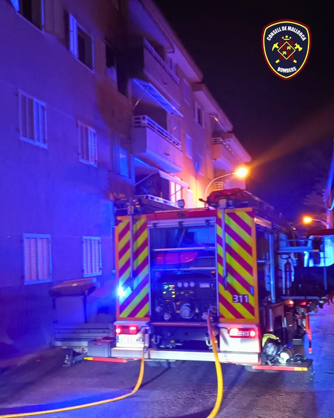 Dos guardias civiles fuera de servicio rescatan a un hombre tras un incendio en su casa en Cala Ratjada Dos guardias civiles fuera de servicio rescatan a un hombre tras un incendio en su casa en Cala Ratjada