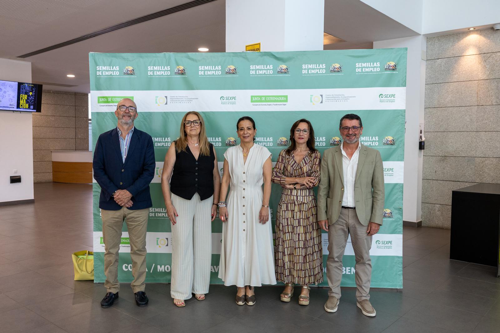 Concluye la ruta 'Semillas de Empleo' impulsada por la Junta de Extremadura para acercar las políticas activas de empleo a la ciudadanía Concluye la ruta 'Semillas de Empleo' impulsada por la Junta de Extremadura para acercar las políticas activas de empleo a la ciudadanía