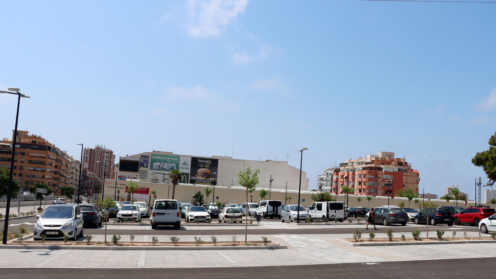Benidorm reabre tras su acondicionamiento el parking de la avenida de Beniardá con capacidad para más de 360 vehículos Benidorm reabre tras su acondicionamiento el parking de la avenida de Beniardá con capacidad para más de 360 vehículos