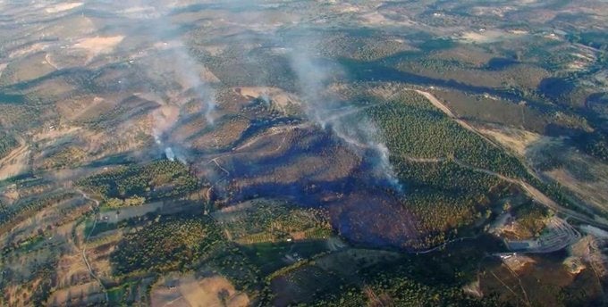 El INFOEX estabilizaba un incendio forestal de la Codosera que contó con el apoyo de medios portugueses El INFOEX estabilizaba un incendio forestal de la Codosera que contó con el apoyo de medios portugueses