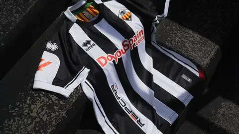 Primera camiseta del CD Castellón para la temporada 26/27 Primera camiseta del CD Castellón para la temporada 26/27