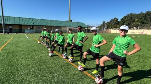 200 ni&ntilde;os disfrutan del f&uacute;tbol, piscina, p&aacute;del y juegos &nbsp;estos d&iacute;as en el XII Campus Innoporc del Real Sitio 