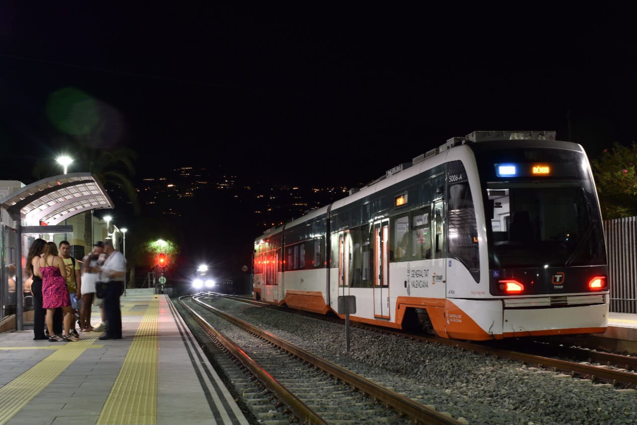 TRAM d’Alacant inicia el viernes, 3 de julio, el servicio nocturno Tramnochador para los fines de semana TRAM d’Alacant inicia el viernes, 3 de julio, el servicio nocturno Tramnochador para los fines de semana