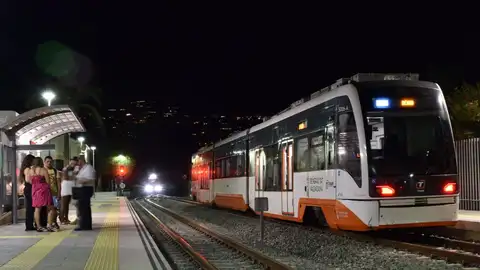 TRAM d’Alacant inicia el viernes, 3 de julio, el servicio nocturno Tramnochador para los fines de semana TRAM d’Alacant inicia el viernes, 3 de julio, el servicio nocturno Tramnochador para los fines de semana