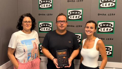 "Cuando el turismo se para, Espa&ntilde;a lo nota" se&ntilde;ala Agust&iacute;n Almod&oacute;var 