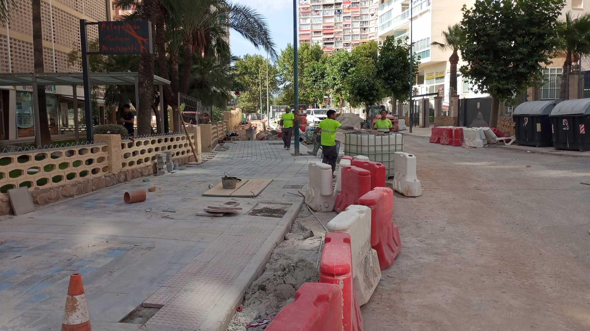 Benidorm abre este fin de semana al tráfico la avenida Montecarlo y retomará las obras en septiembre Benidorm abre este fin de semana al tráfico la avenida Montecarlo y retomará las obras en septiembre