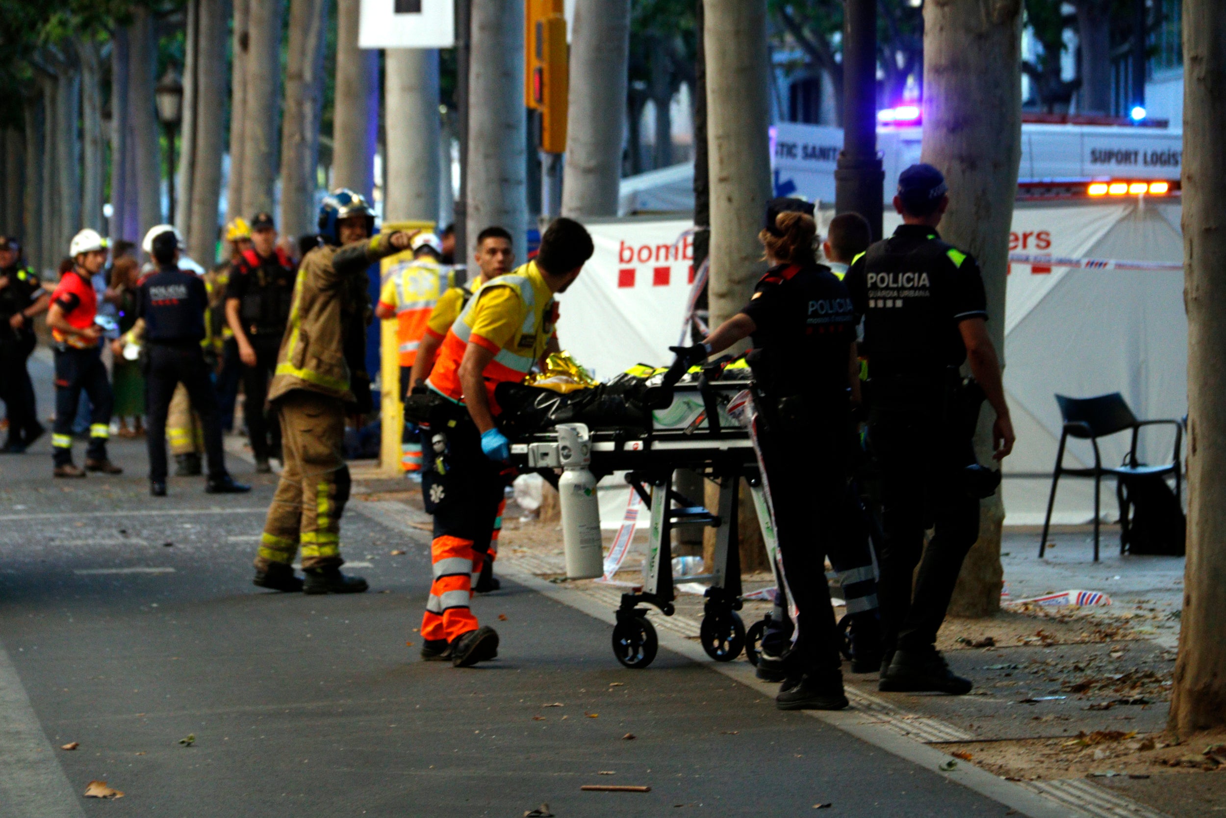 Quatre ferits greus i cinc operacions d’urgència en el greu accident d’un autobús contra la façana de la Diputació de Lleida Quatre ferits greus i cinc operacions d’urgència en el greu accident d’un autobús contra la façana de la Diputació de Lleida