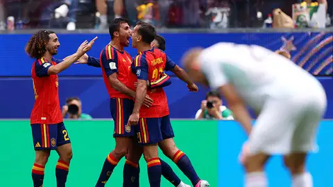 Cucurella, Rodri y Oyarzabal celebran uno de los goles ante Austria Cucurella, Rodri y Oyarzabal celebran uno de los goles ante Austria