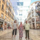 Mahou San Miguel finaliza la instalación de los toldos de la calle Larios y renueva su compromiso con la Feria de Málaga hasta 2029