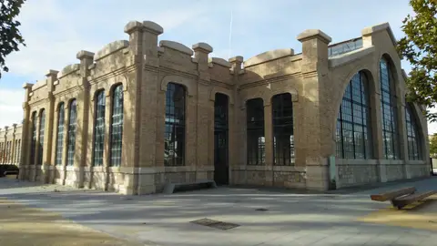 Aspecto exterior del polideportivo parque central