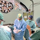 El Materno Infantil realiza una operación pionera en una paciente neonatal de un mes y tres kilos El Materno Infantil realiza una operación pionera en una paciente neonatal de un mes y tres kilos