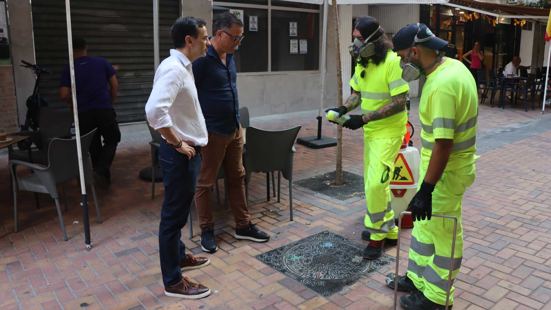Benidorm intensifica los tratamientos de desinsectación en las redes de alcantarillado y aguas pluviales Benidorm intensifica los tratamientos de desinsectación en las redes de alcantarillado y aguas pluviales