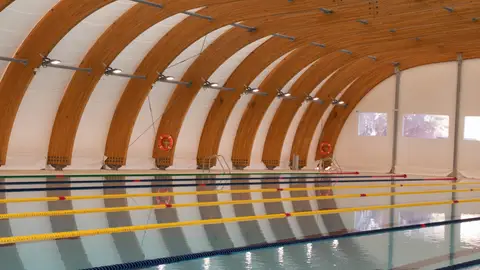 Granada estrenará en las próximas semanas la renovada piscina universitaria de Fuentenueva, la única olímpica de la capital Granada estrenará en las próximas semanas la renovada piscina universitaria de Fuentenueva, la única olímpica de la capital