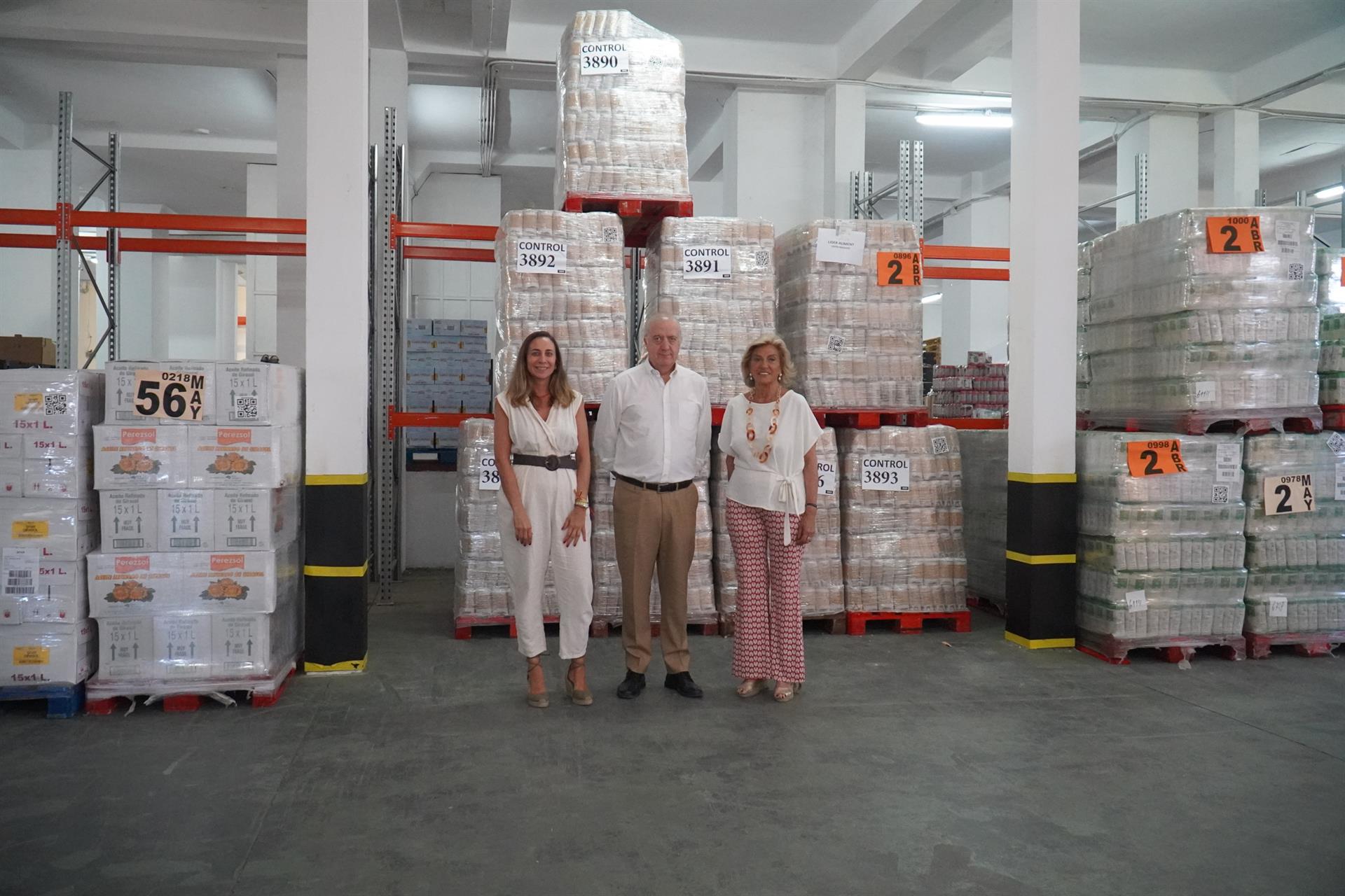 Fundación Caja Badajoz dona más de 21.000 kilos de alimentos al Banco de Alimentos pacense Fundación Caja Badajoz dona más de 21.000 kilos de alimentos al Banco de Alimentos pacense