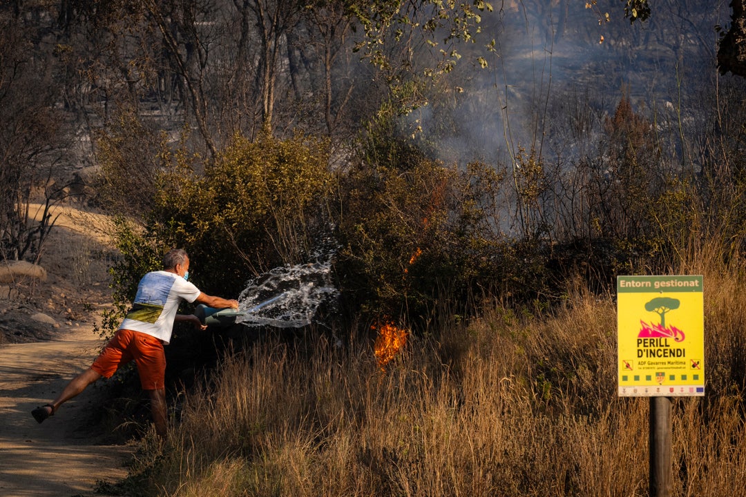 Estabilizado en un 70% el incendio en La Bisbal de l'Empordà, que ya ha calcinado 2.300 hectáreas Estabilizado en un 70% el incendio en La Bisbal de l'Empordà, que ya ha calcinado 2.300 hectáreas