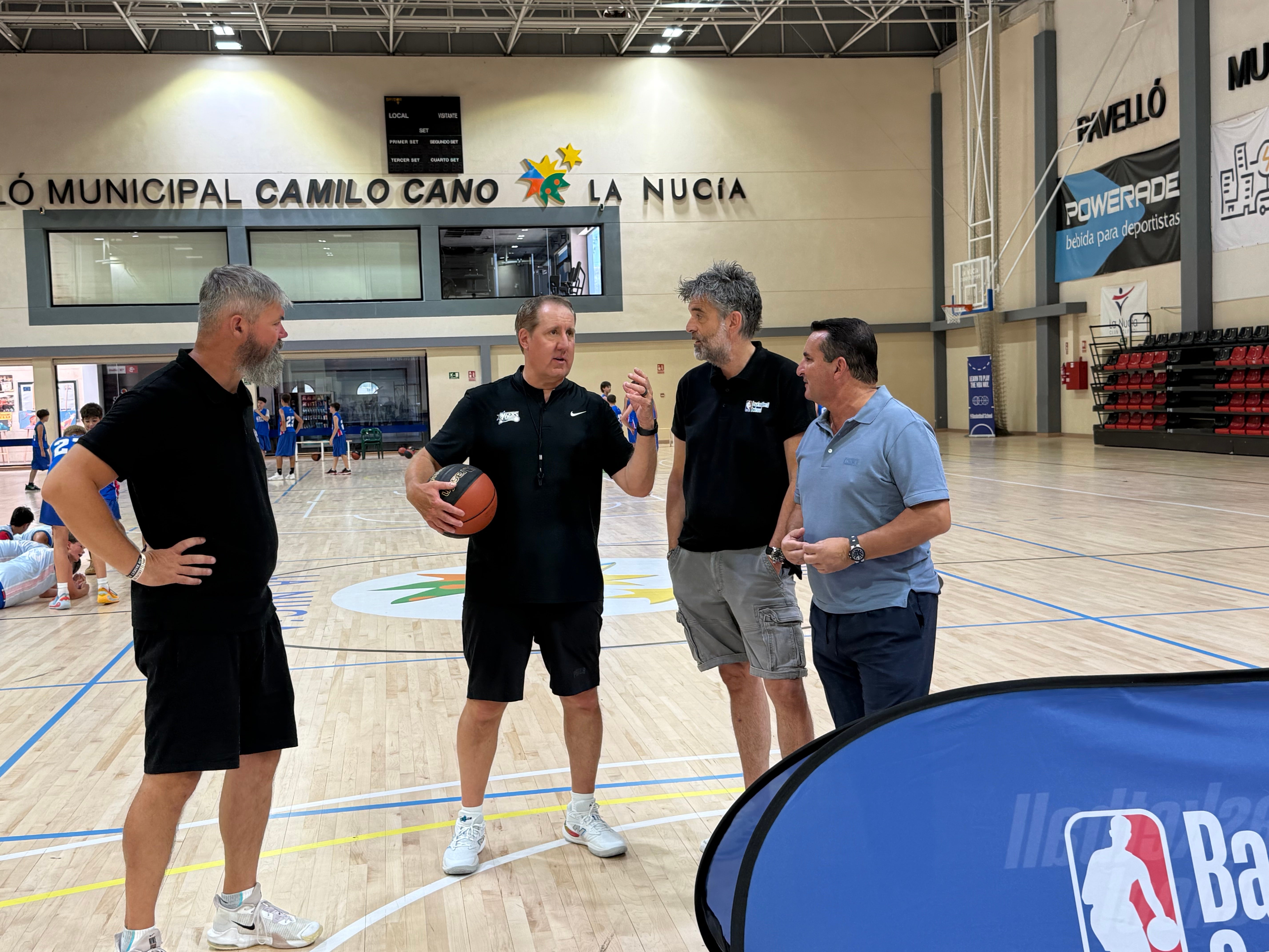 El entrenador asistente de los Sixers, Bryan Gates, en la NBA Basketball School de La Nucía El entrenador asistente de los Sixers, Bryan Gates, en la NBA Basketball School de La Nucía