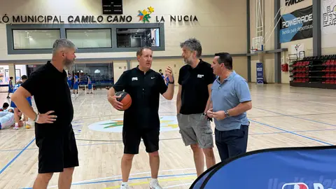 El entrenador asistente de los Sixers, Bryan Gates, en la NBA Basketball School de La Nucía El entrenador asistente de los Sixers, Bryan Gates, en la NBA Basketball School de La Nucía