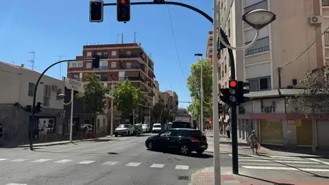 Nuevos semáforos en la intersección de la avenida de Novelda con calle María García Ferrández. Nuevos semáforos en la intersección de la avenida de Novelda con calle María García Ferrández.