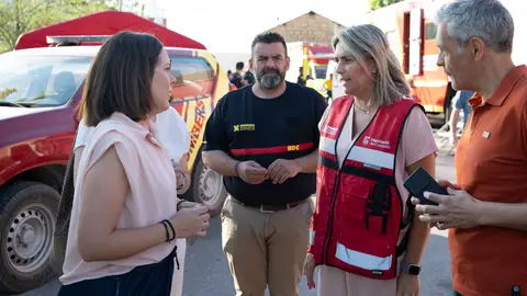 La Diputación activa la línea de catástrofes para ayudar a Soneja y Azuébar tras el incendio forestal La Diputación activa la línea de catástrofes para ayudar a Soneja y Azuébar tras el incendio forestal