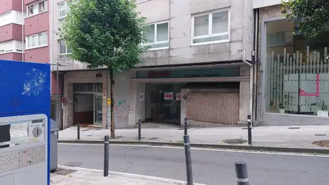 Vecinos del Ensanche de Santiago valoran positivamente que la Diputación haya adquirido el bajo de la Cámara de Comercio y espera que se pueda habilitar para usos culturales y sociales para los vecinos Vecinos del Ensanche de Santiago valoran positivamente que la Diputación haya adquirido el bajo de la Cámara de Comercio y espera que se pueda habilitar para usos culturales y sociales para los vecinos