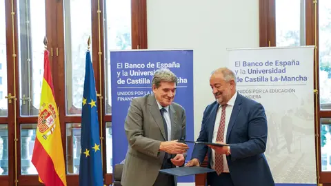 Garde y Escrivá impulsan el nuevo programa universitario de educación financiera Garde y Escrivá impulsan el nuevo programa universitario de educación financiera