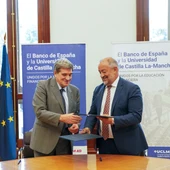 Garde y Escrivá impulsan el nuevo programa universitario de educación financiera Garde y Escrivá impulsan el nuevo programa universitario de educación financiera