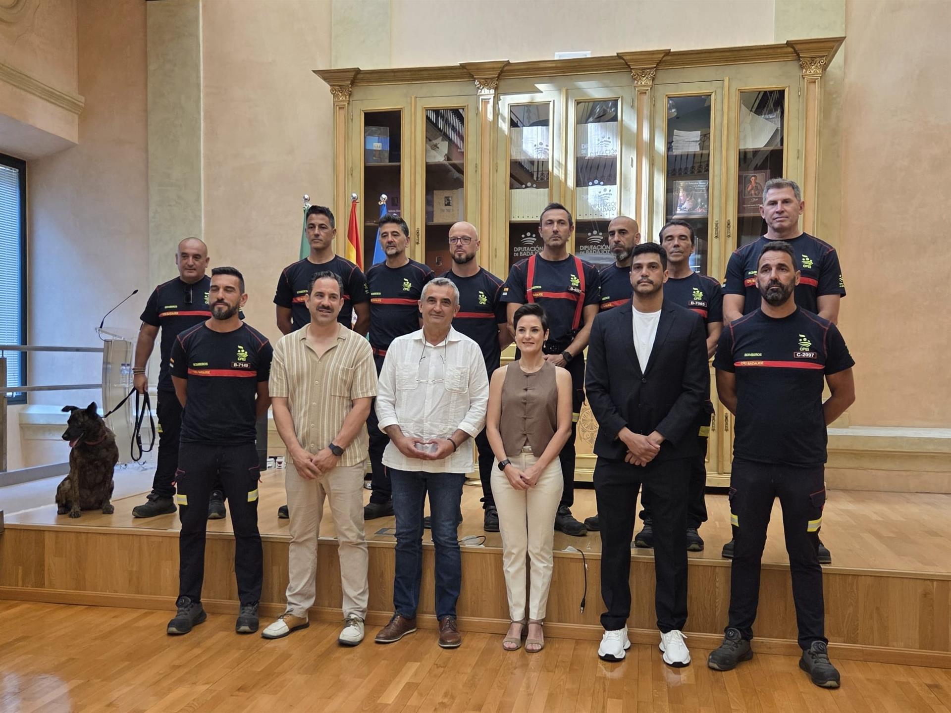 Los bomberos del CPEI de Badajoz regresan de Venezuela con una "profunda sensación de impotencia" Los bomberos del CPEI de Badajoz regresan de Venezuela con una "profunda sensación de impotencia"