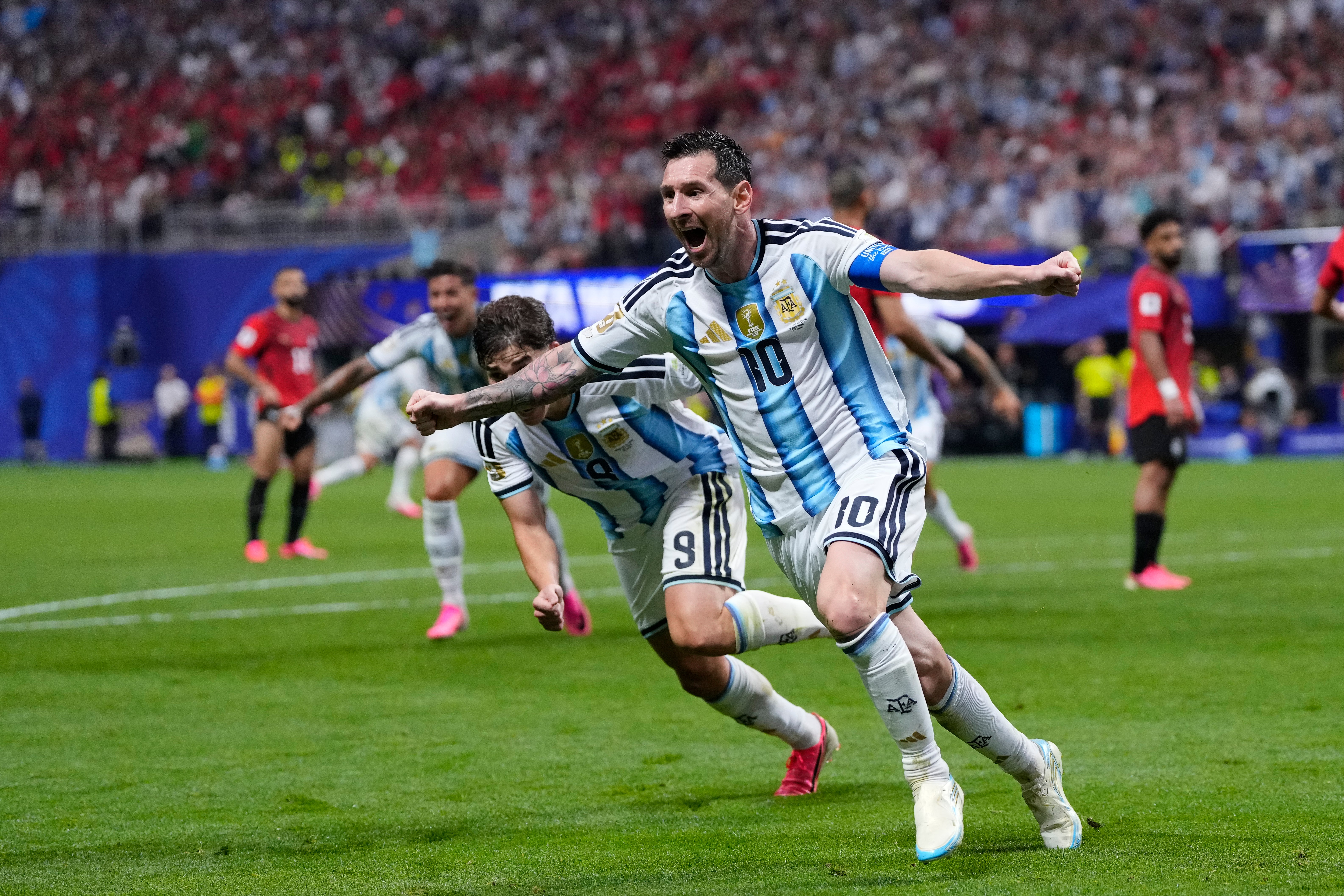 Argentina se salva 'in extremis' del batacazo ante Egipto (3-2) Argentina se salva 'in extremis' del batacazo ante Egipto (3-2)