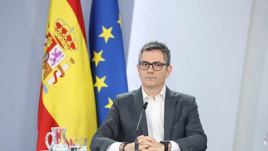 El ministro de Presidencia, Justicia y Relaciones con las Cortes, Félix Bolaños, durante una rueda de prensa tras el Consejo de Ministros. El ministro de Presidencia, Justicia y Relaciones con las Cortes, Félix Bolaños, durante una rueda de prensa tras el Consejo de Ministros.