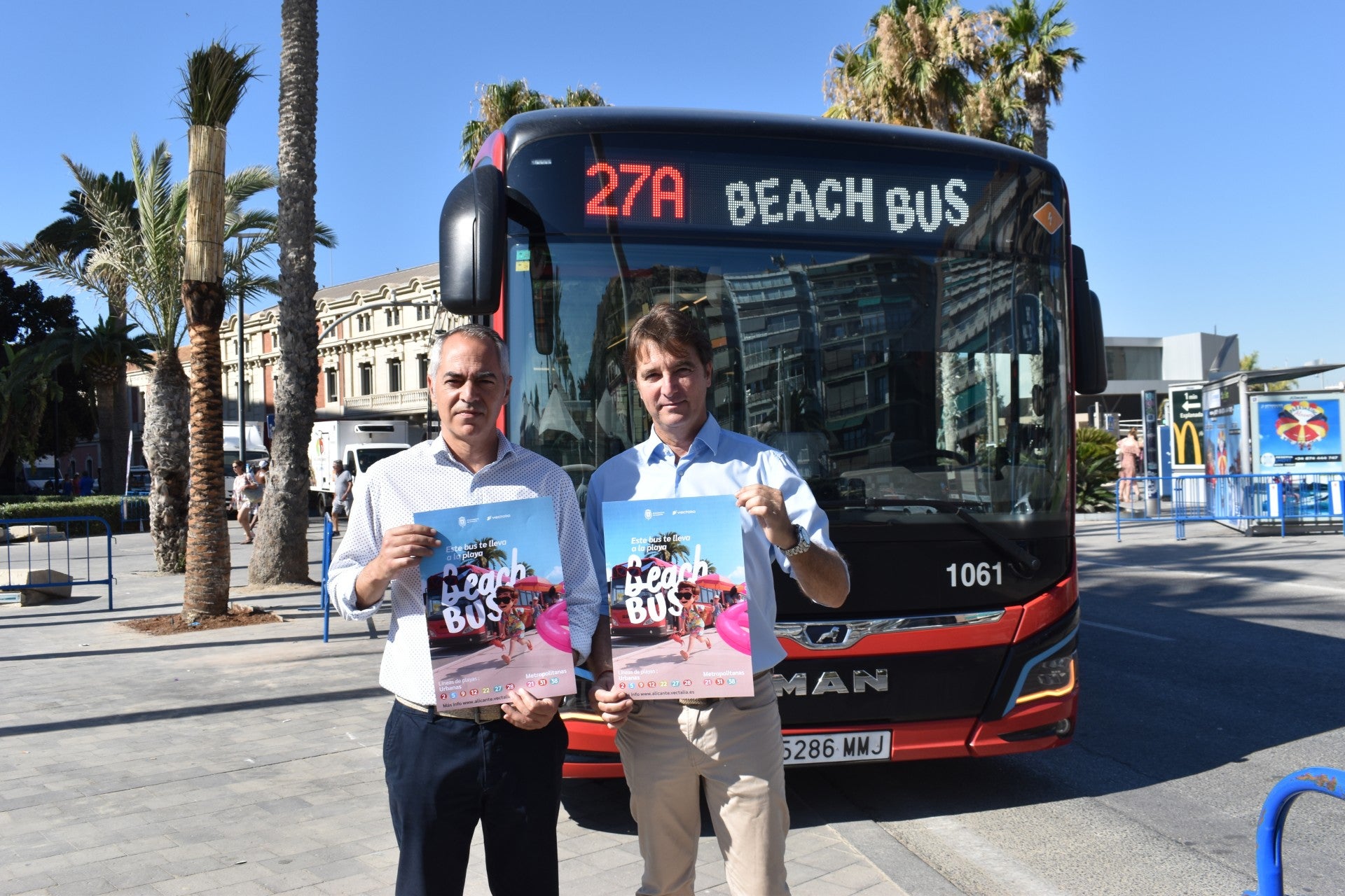 Los autobuses que conectan con las playas de Alicante registran más de un millón y medio de usuarios Los autobuses que conectan con las playas de Alicante registran más de un millón y medio de usuarios