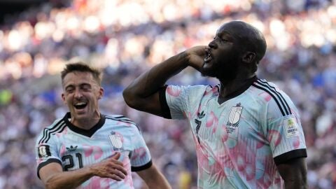 El delantero de B&eacute;lgica, Romelu Lukaku, celebra el &uacute;ltimo gol de su selecci&oacute;n ante Estados Unidos