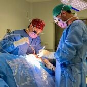 Proceso de intervención de 'resurfacing' de cadera cerámica-cerámica.